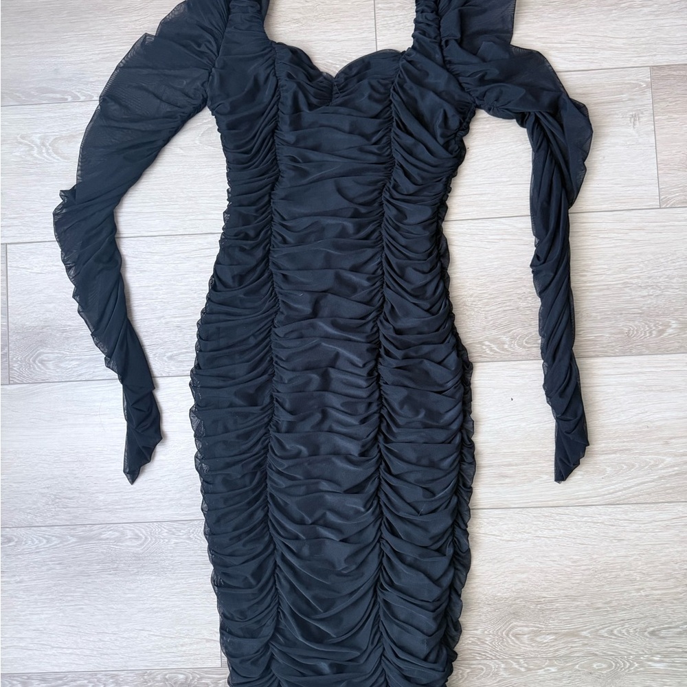 Fashion Nova Black Ruched Long Sleeve Dress